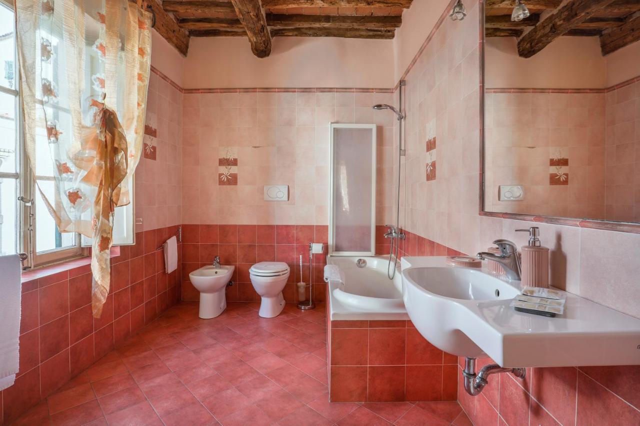 Antica Residenza Santa Chiara -city Center 3*