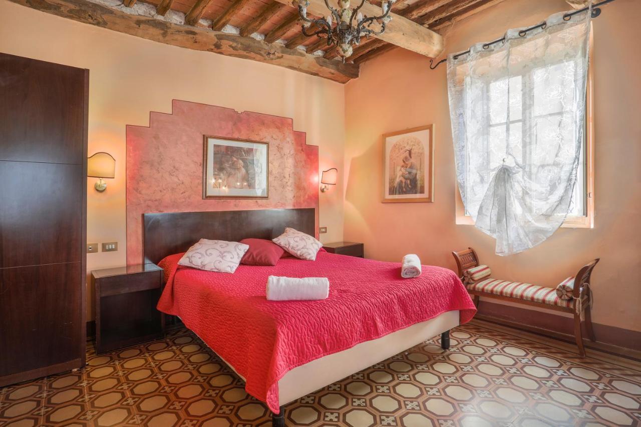 Antica Residenza Santa Chiara -city Center 3*