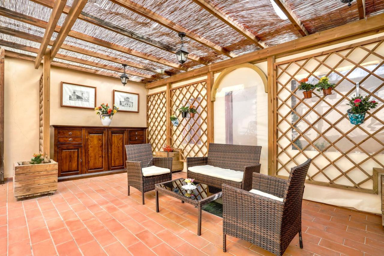 Antica Residenza Santa Chiara -city Center Pensión 3*