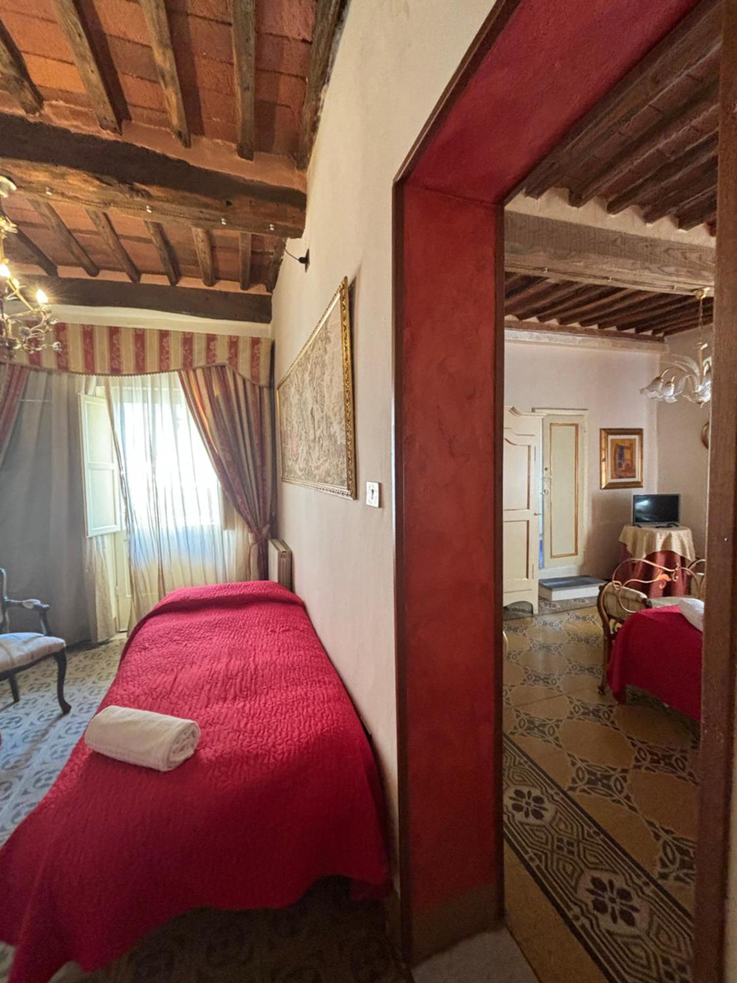 Antica Residenza Santa Chiara -city Center Pensión 3*