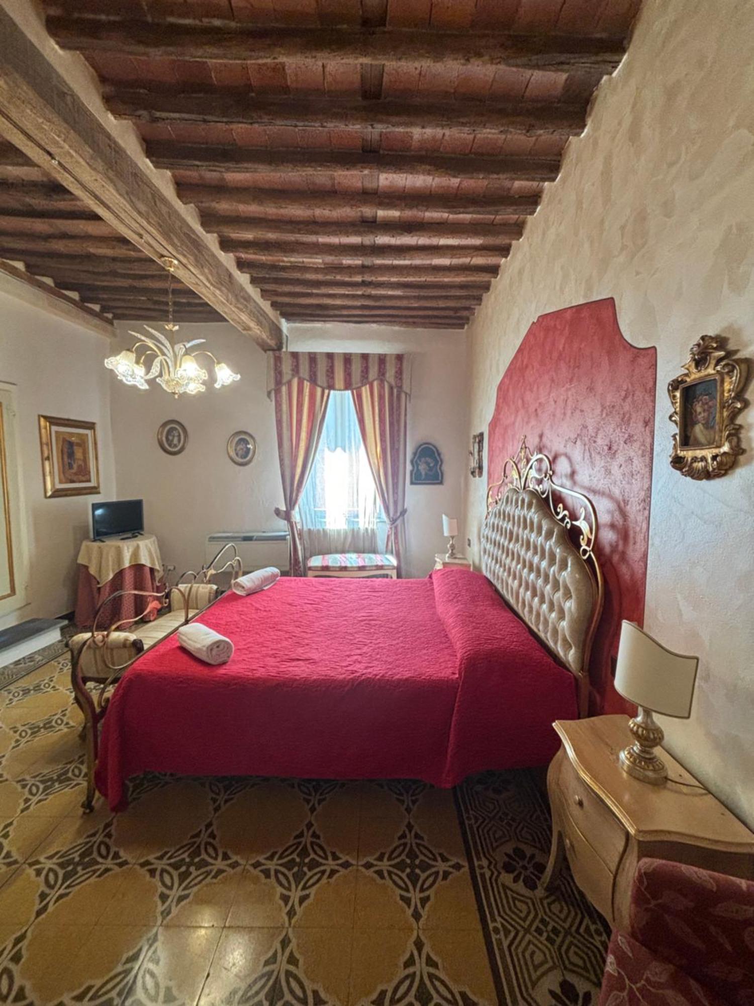 Antica Residenza Santa Chiara -city Center 3*