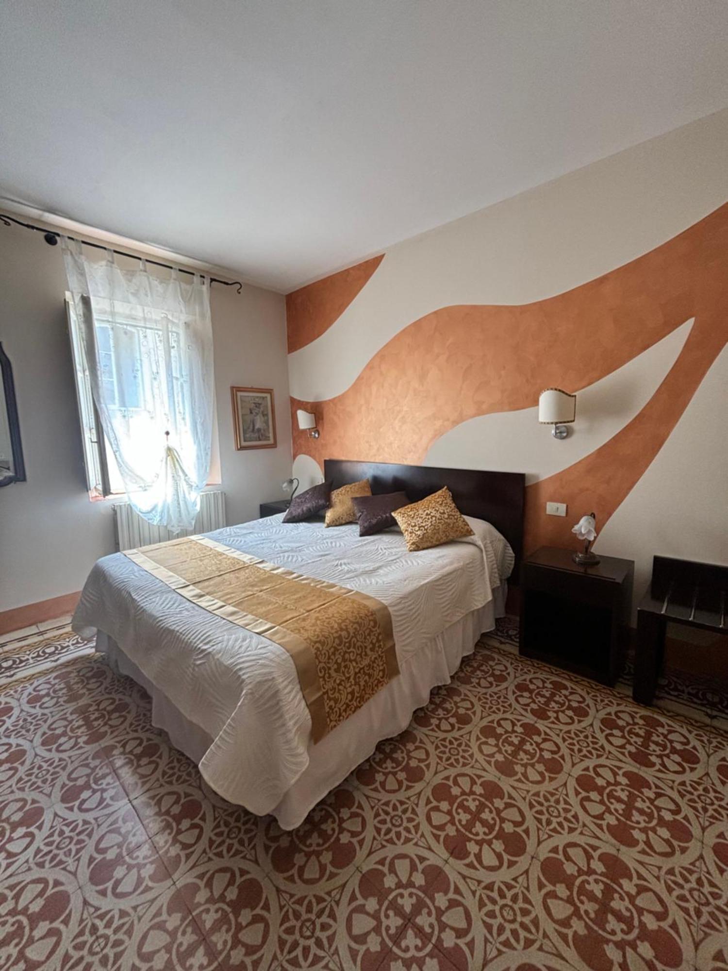 Maison d'hôtes Antica Residenza Santa Chiara -city Center
