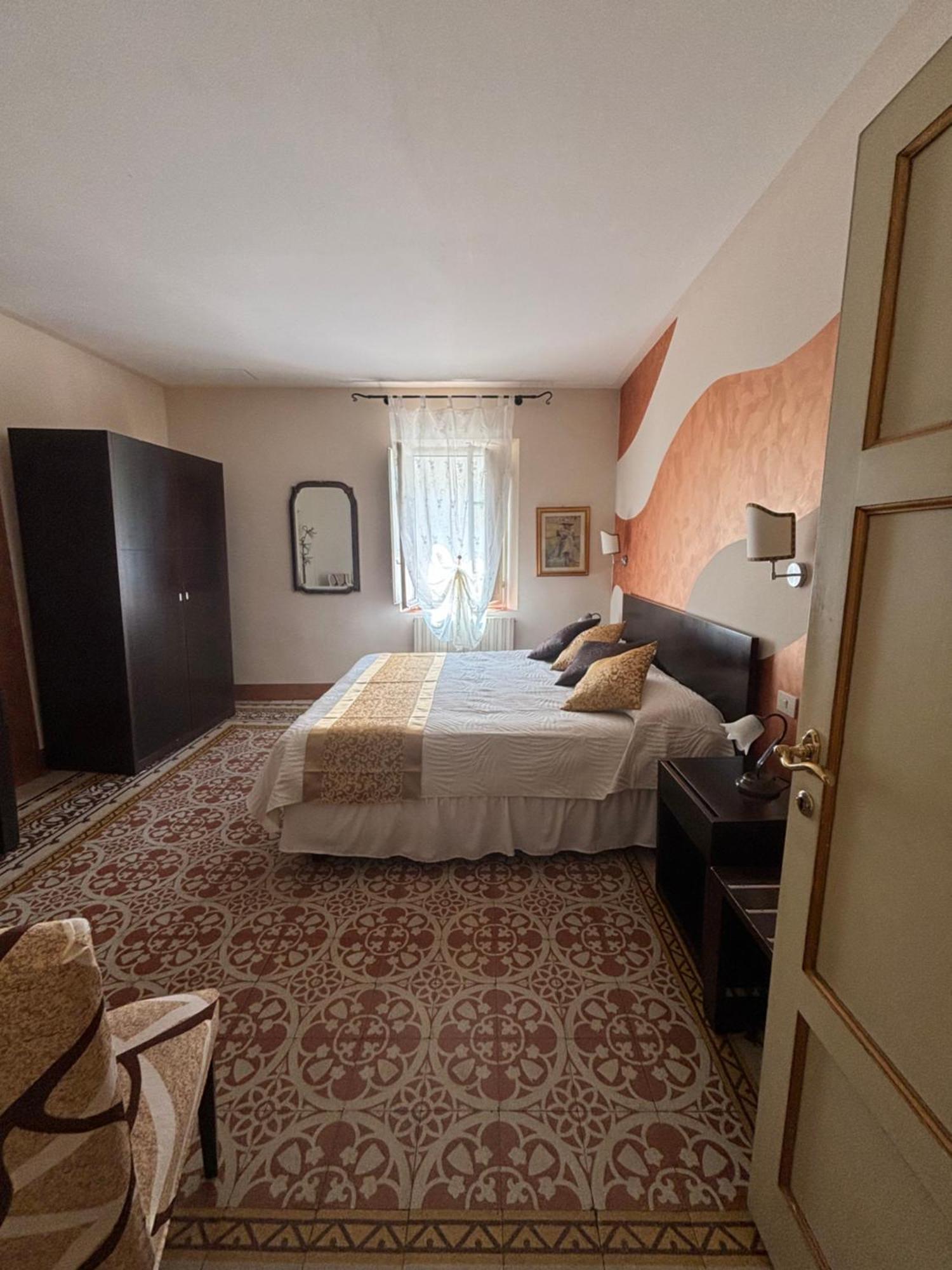 Antica Residenza Santa Chiara -city Center