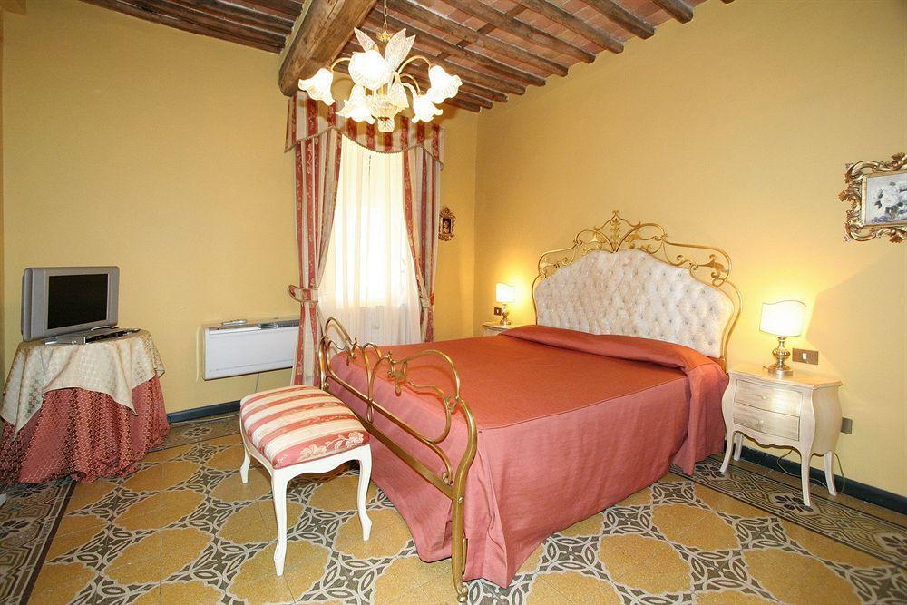 Antica Residenza Santa Chiara -city Center Lucca
