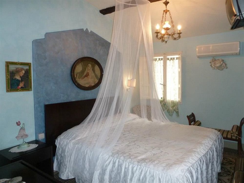 Antica Residenza Santa Chiara -city Center Guest house Lucca