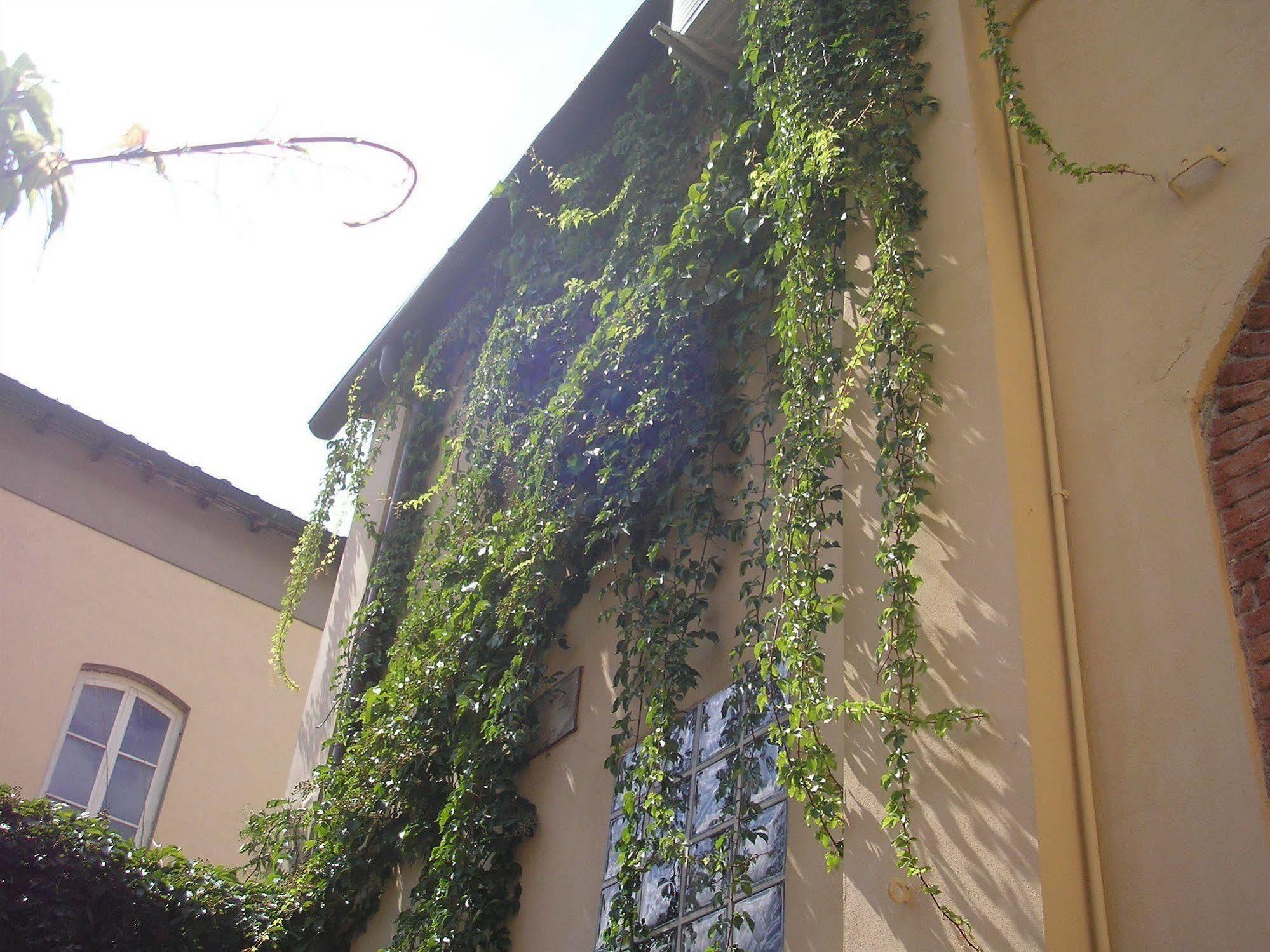 Antica Residenza Santa Chiara -city Center 3* Lucca