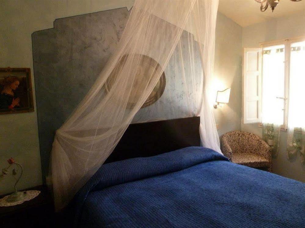 Antica Residenza Santa Chiara -city Center 3* Lucca